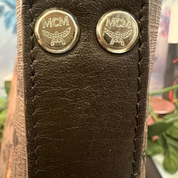 MCM ❤️HOST PICK❤️🔥RARE🔥Crossbody Bag - Picture 6 of 11